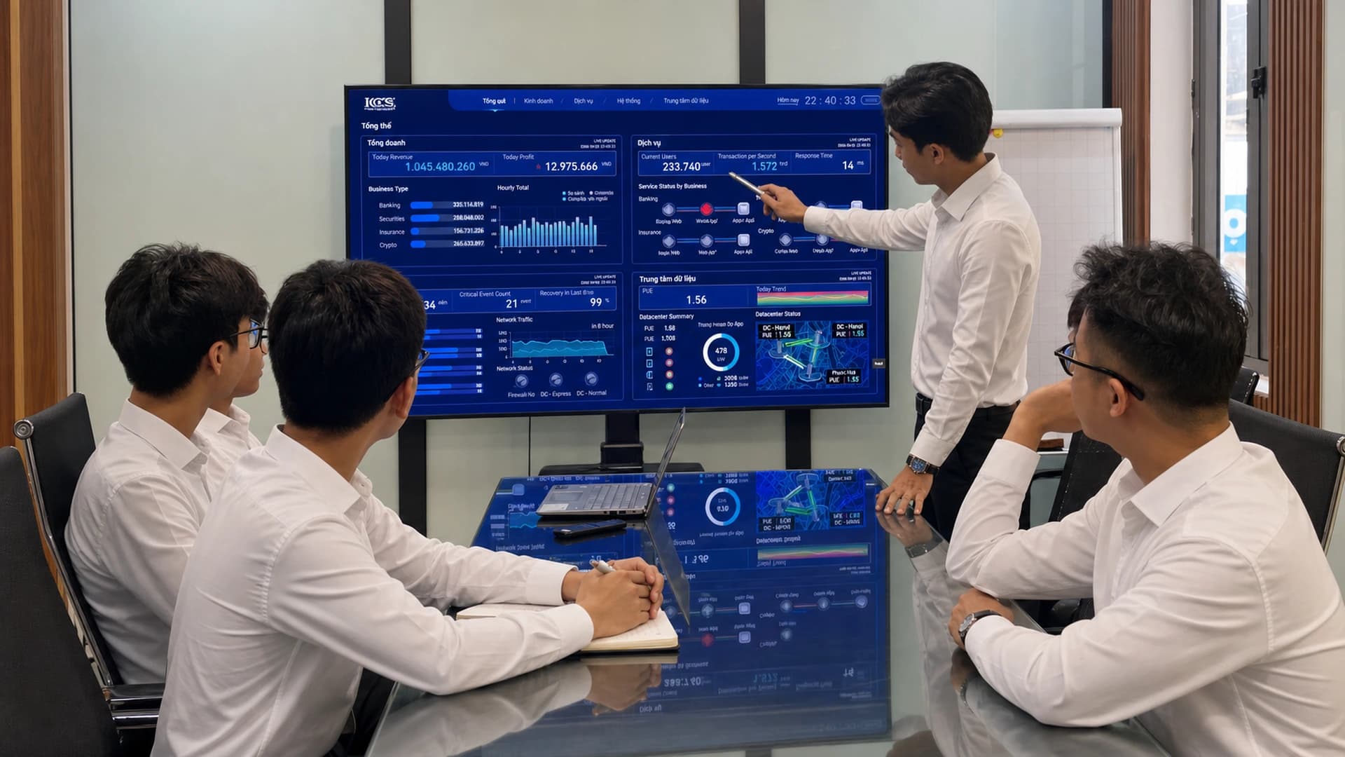 Chuyên gia ICS trình bày về chuyển đổi số tại một hội thảo chuyên đề